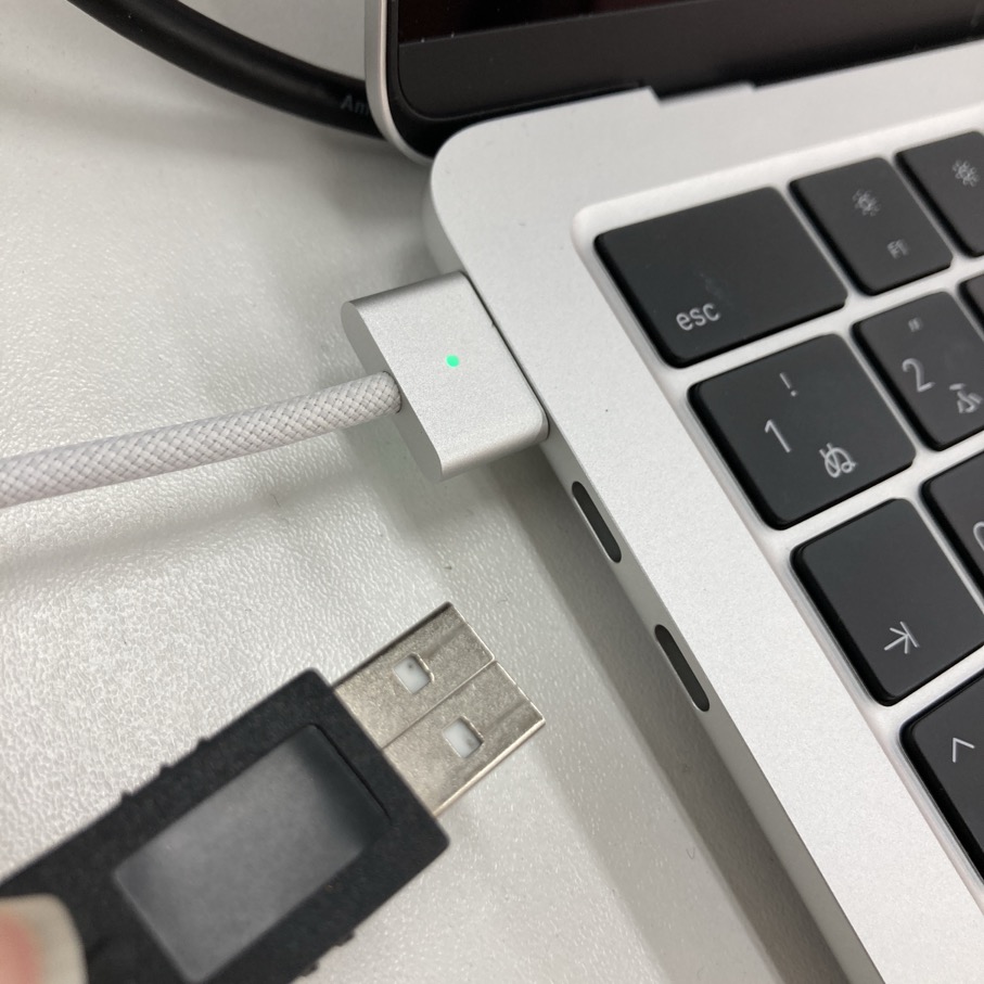 Macだとケーブルが挿さらない